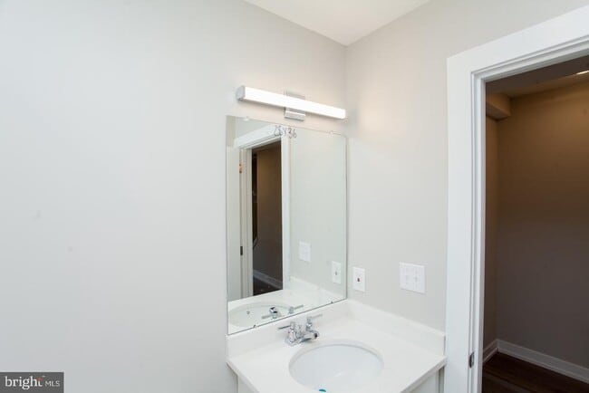 Building Photo - 1407 N 8th St