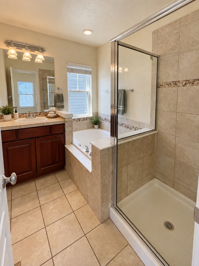 Building Photo - 2621 Rock Creek Dr