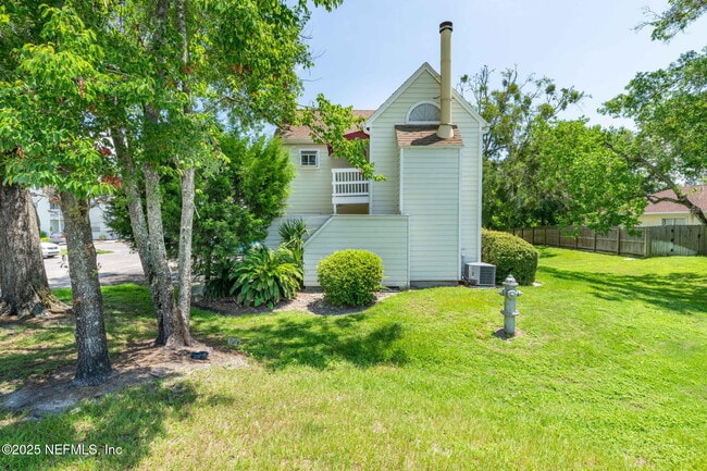 Building Photo - 2300 Twelve Oaks Dr
