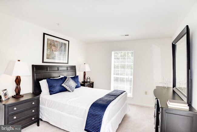 Building Photo - 1100 Fleetwood Ct