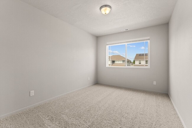 Building Photo - 17502 E Maxwell Ave