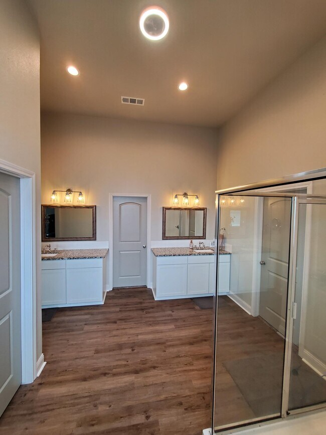 Building Photo - 7101 Kc Ranch Ct