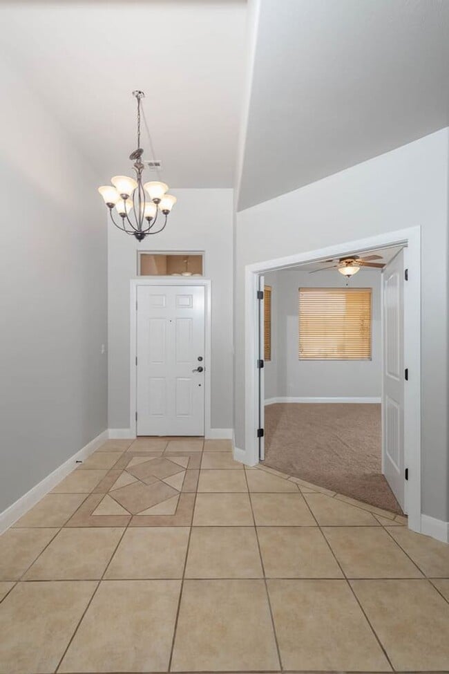 Building Photo - 4 Bedroom Single-Level Home In Hurricane - Small Pet Friendly