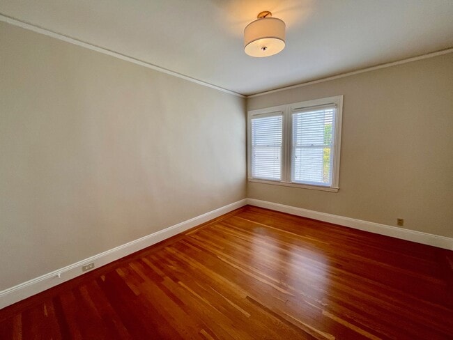 Building Photo - New On Market! Gorgeous Marina Home