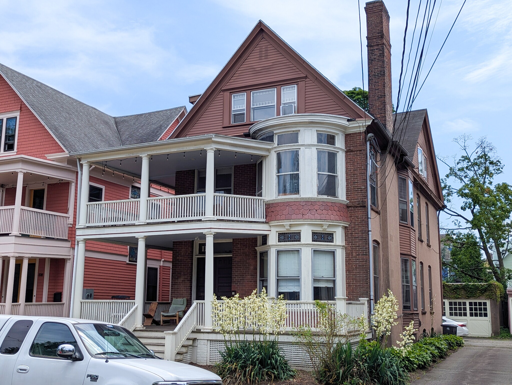 Building Photo - 110 Avon St