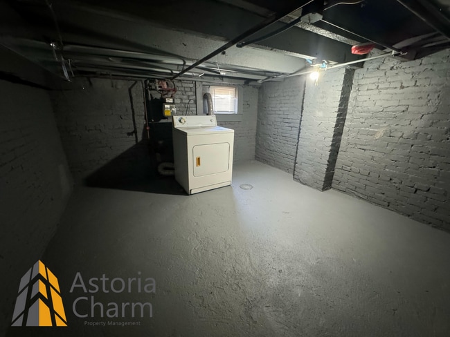 Building Photo - 1BD/1BA + Den Townhouse For Rent!