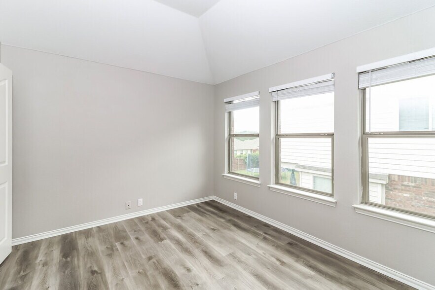 Building Photo - 540 Kerry St