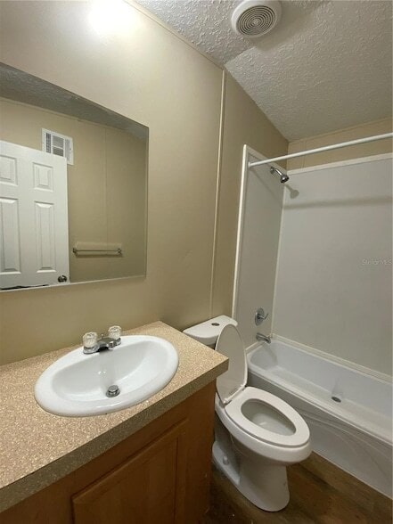 Building Photo - 37412 Carringer Rd