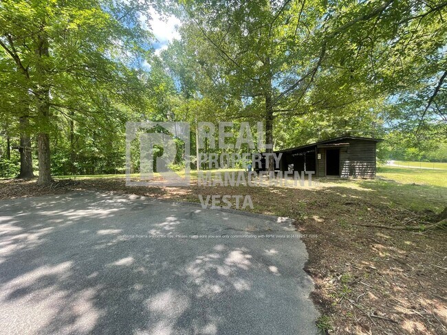 Building Photo - 102 River Chase Court-