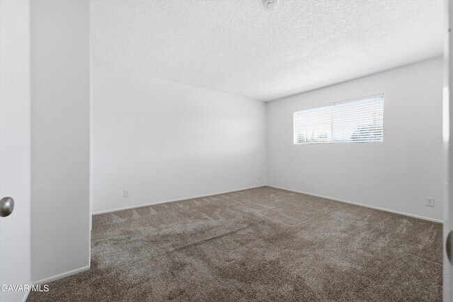 Building Photo - 5036 W Ave L8