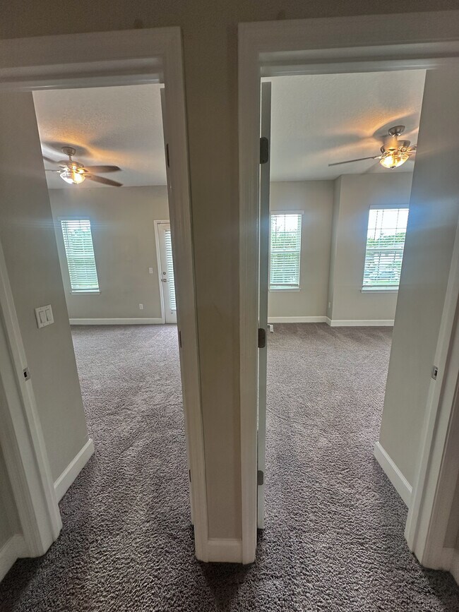 Building Photo - Longwood Townhouse
