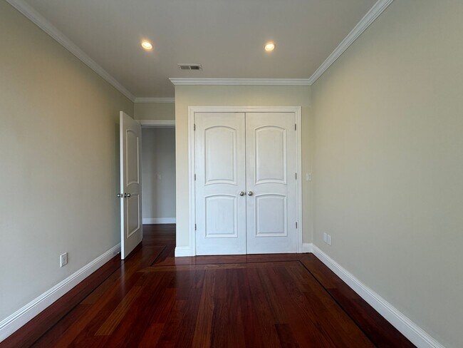 Building Photo - 261C Dolores St