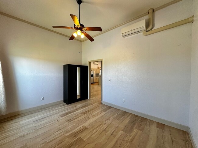 Building Photo - Barndominium in the Country!