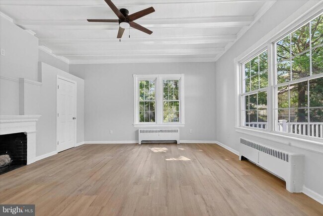 Building Photo - 509 Lumberton Ave
