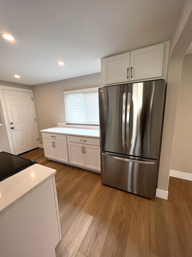 Building Photo - 1454 Ashland Ave