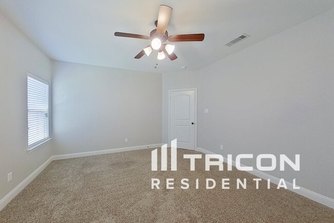 Building Photo - 509 Dogwood Dr