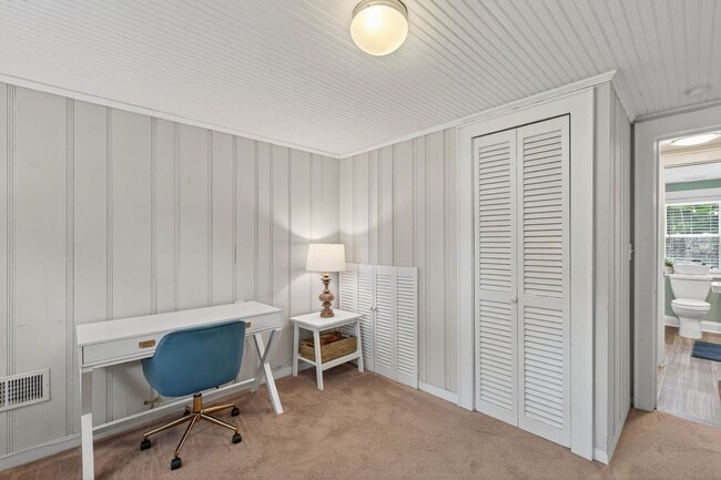 Building Photo - Available September 1st! A First Time Rent...