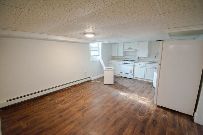 Building Photo - 440 Church Ave