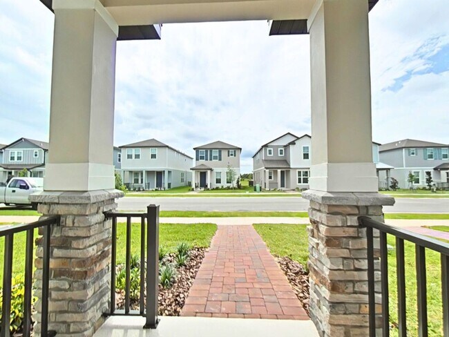 Building Photo - Coming Soon! Gorgeous Townhome For Rent in Horizon West Winter Garden  just west of Disney off th...