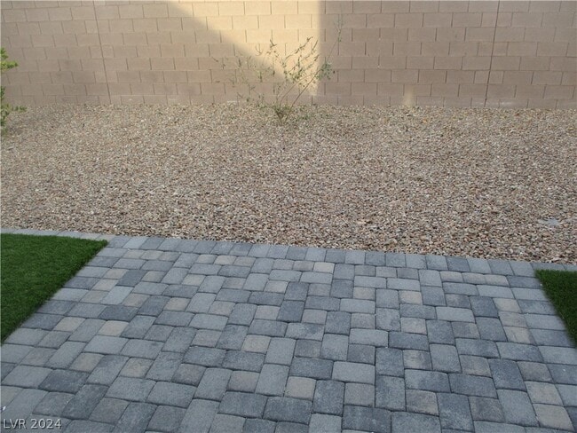Building Photo - 7448 Red Plumeria Ave