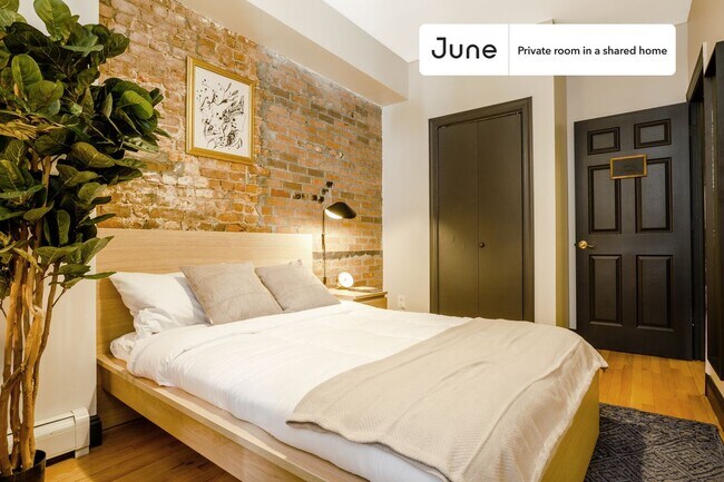 Building Photo - Room in Shared 3 bed/1 bath home in Hell's Kitchen