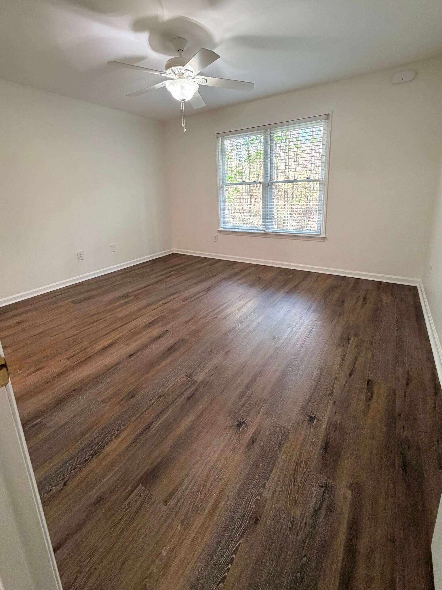 Master bedroom - 109 Killam Ct