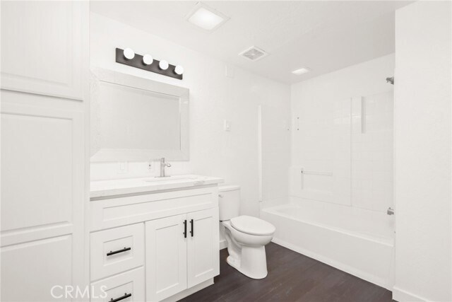 Building Photo - 55305 S Circle Dr