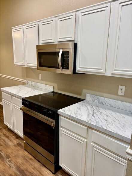 Building Photo - 809 Canyon Cove Dr