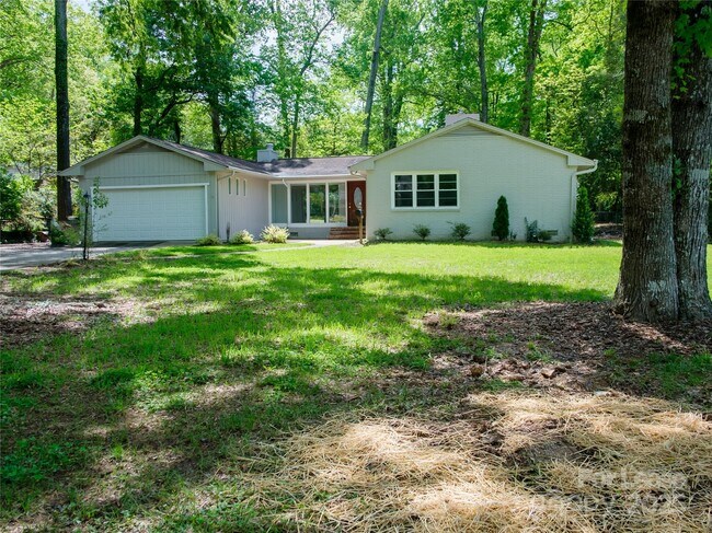 Building Photo - 1123 Lynbrook Dr