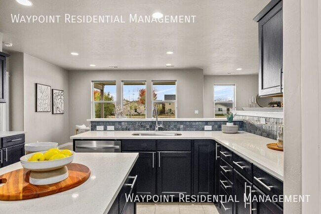 Building Photo - 4235 S Highcliff Ave