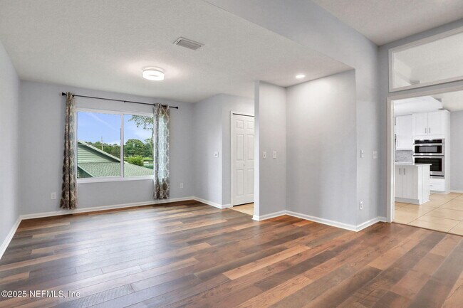 Building Photo - 12228 Smoke Ridge Cir S
