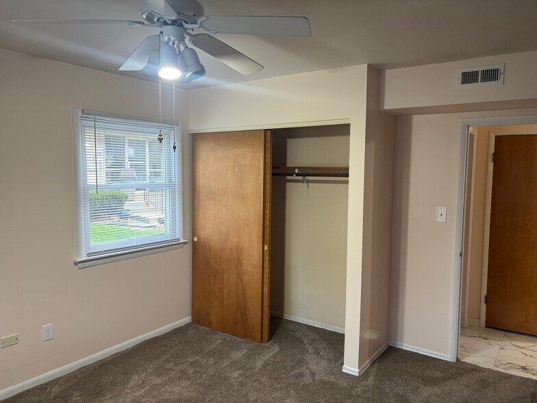 Building Photo - 117 Harrington Ave