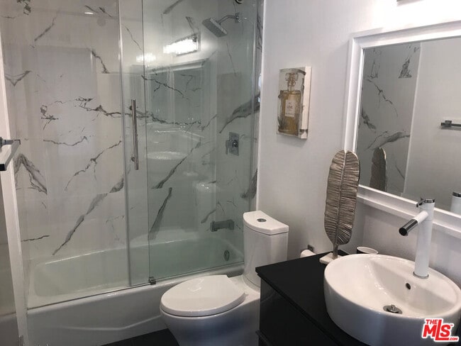 Building Photo - 18210 Oxnard St