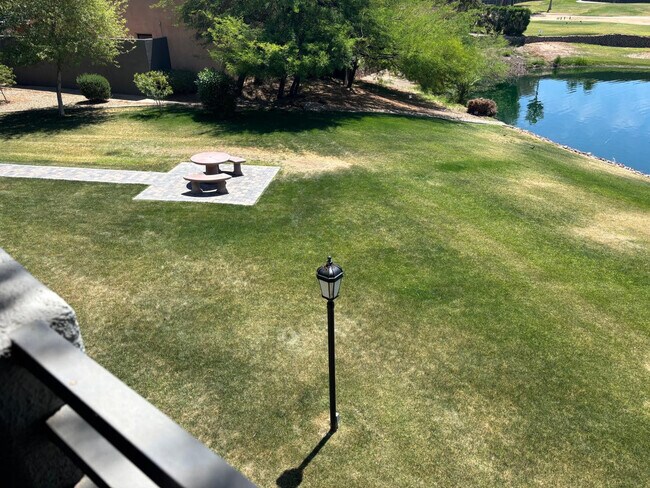 Building Photo - 7401 W Arrowhead Clubhouse Dr