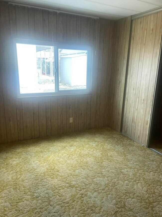 Building Photo - 14777 Palm Dr