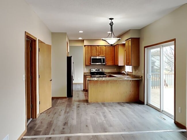 Building Photo - 1933 Mathias Rd