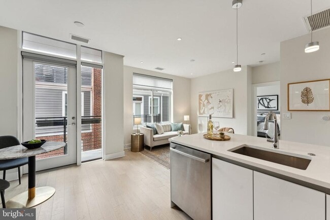 Building Photo - 1745 N St NW