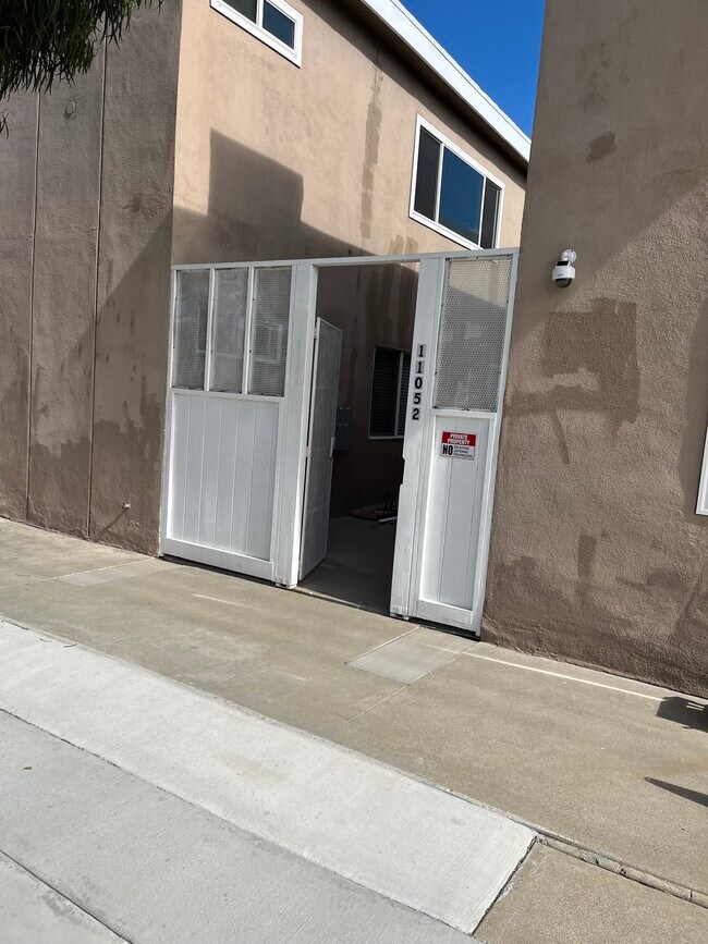 Building Photo - 11052 Culver Blvd