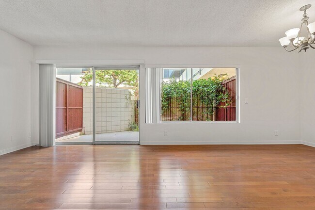 Interior Photo - 20th Street Luxury Investments LLC