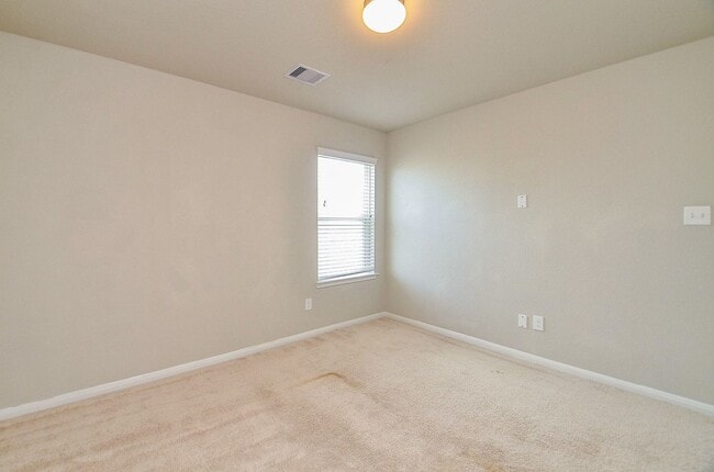 Building Photo - 5443 Grand View Dr