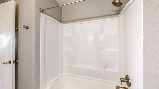 Building Photo - 8690 Lords Manor Way
