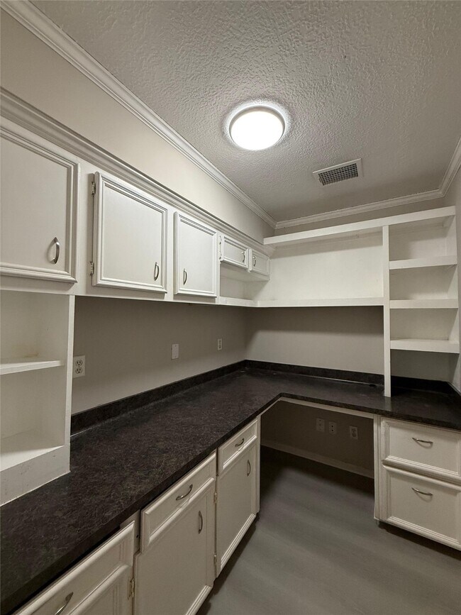 Building Photo - 1042 Cascade Creek Dr
