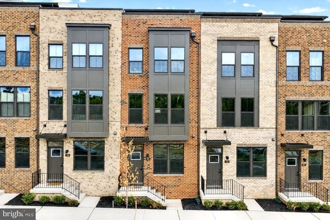 Building Photo - 828 Watts St