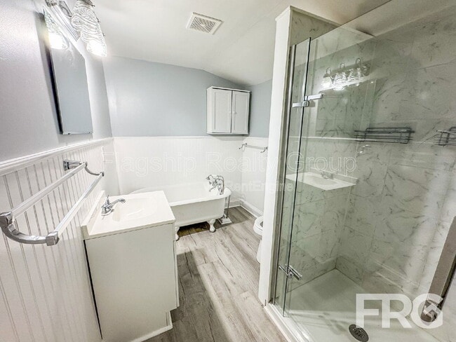 Building Photo - 914 Seaboard St