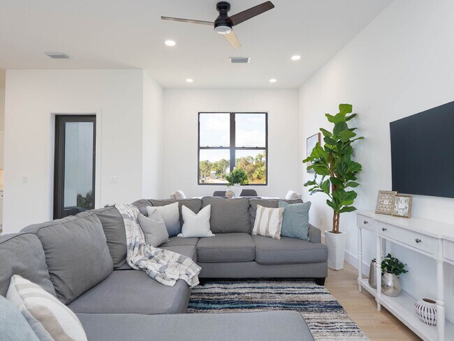 Building Photo - Brand New Construction 3/2  Canal Front Home for Rent in North Port