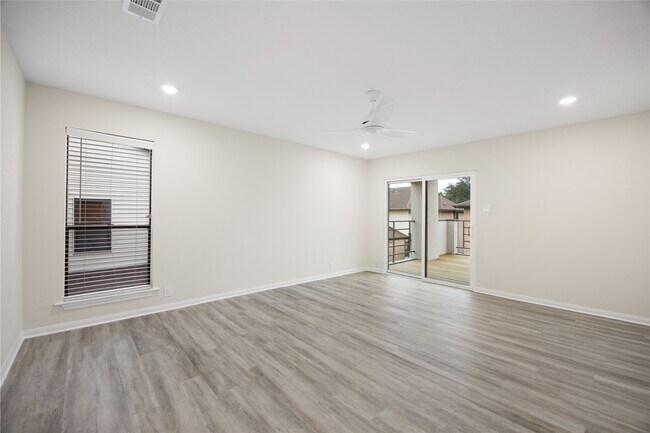 Building Photo - 2668 Bering Dr