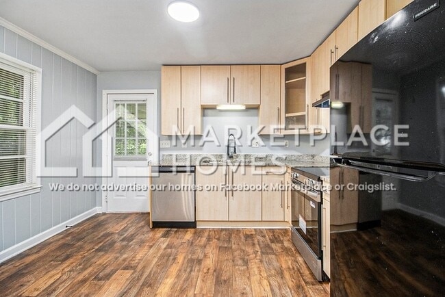 Building Photo - 980 Tamarack Trail
