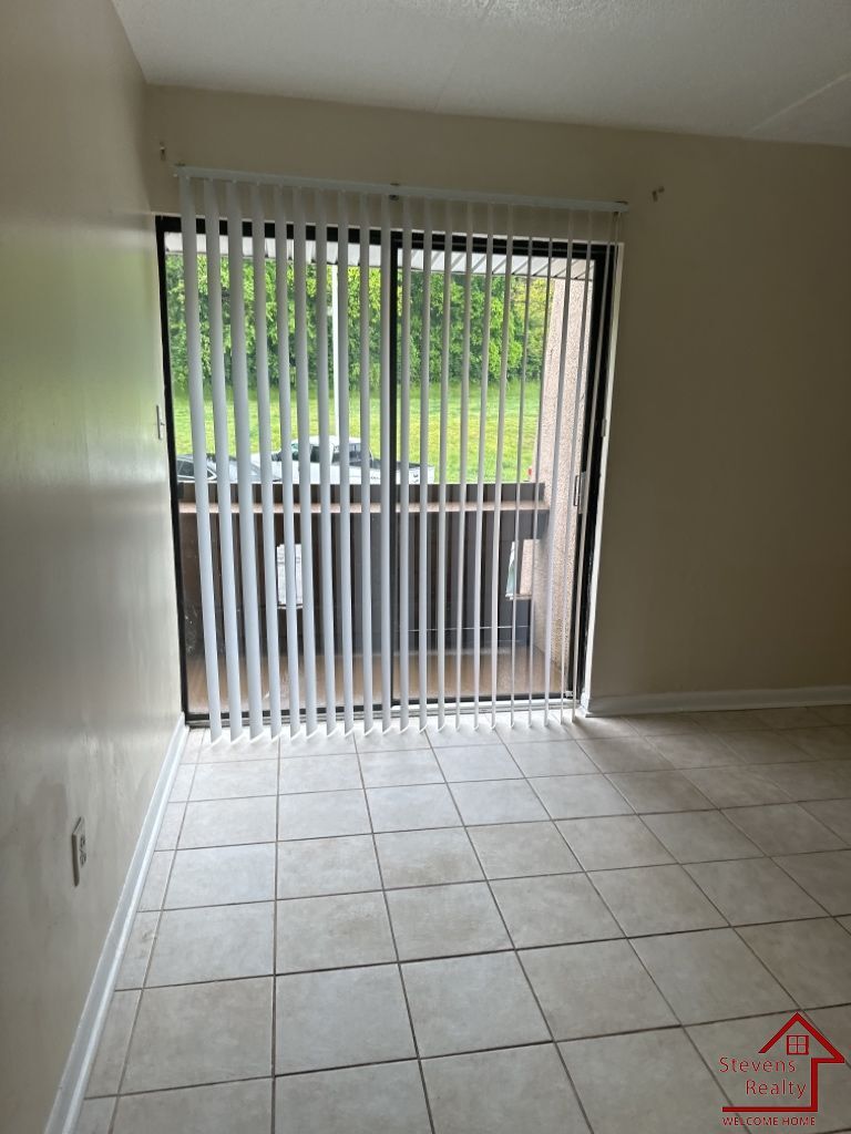 Building Photo - 915 S Seminole Dr
