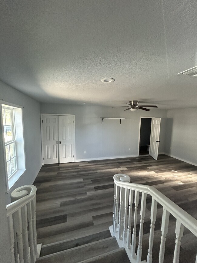 Building Photo - 1208 Alexander St