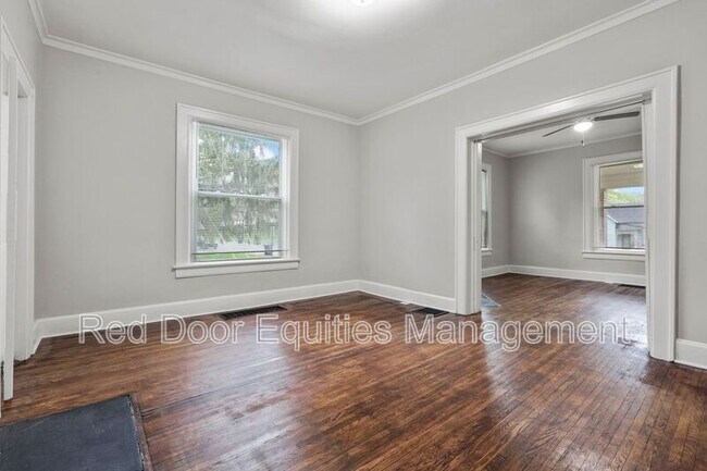 Building Photo - 1155 N Columbus St